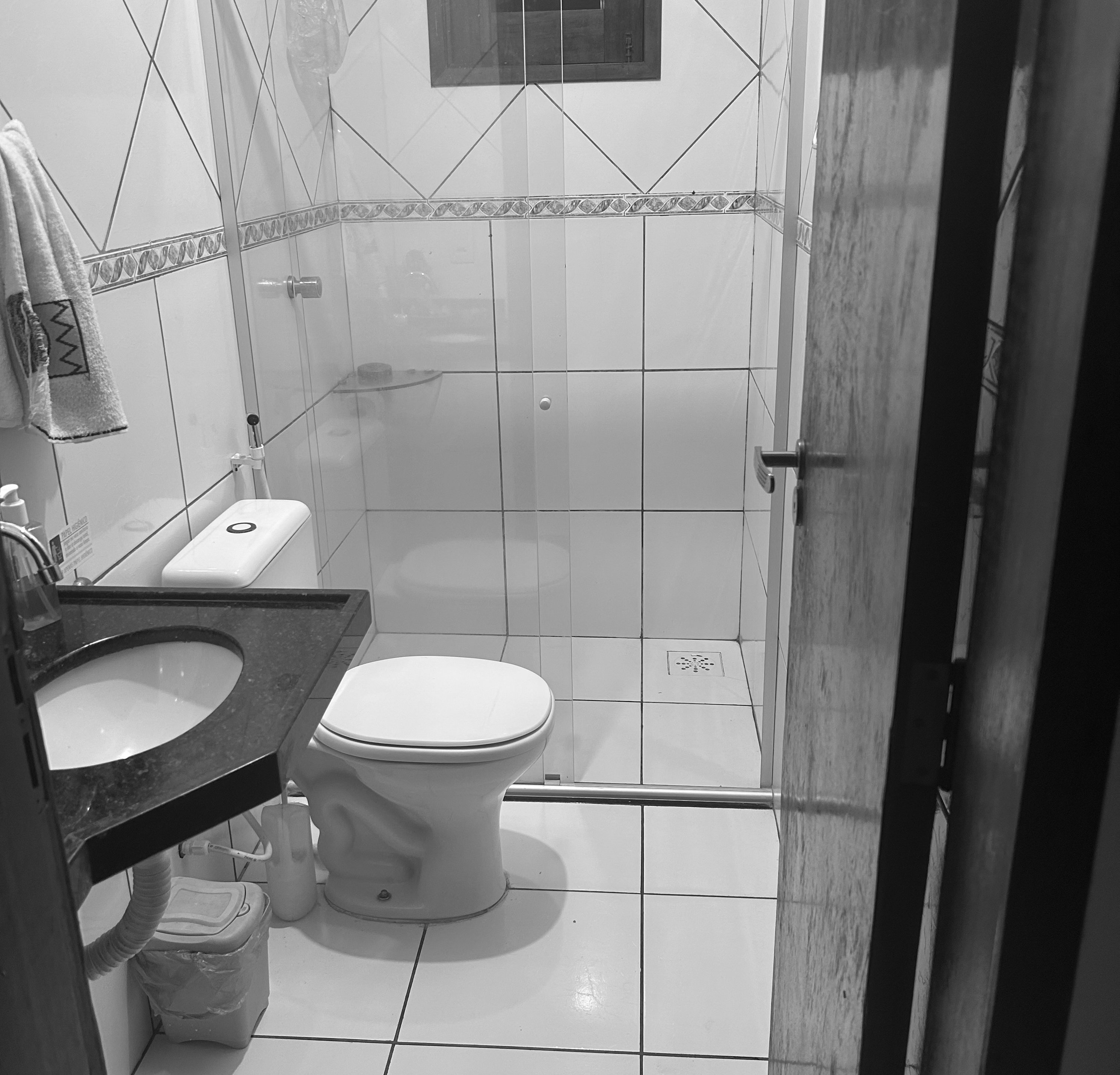 Banheiro do ambiente antes do projeto